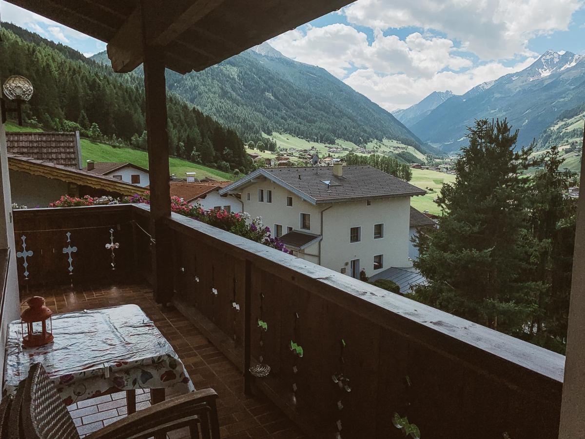 Haus Glueck Stubaital Neustift im Stubaital Luaran gambar